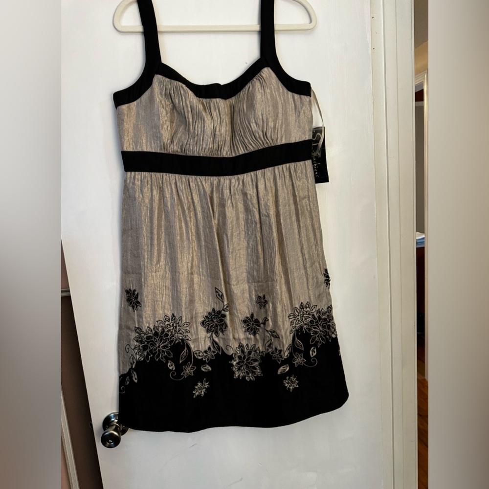 SL FASHION- NWT DRESS